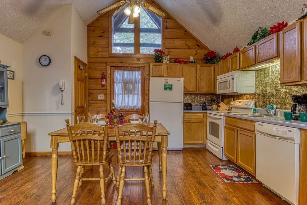 ER46 - Cherith Brook - Great location, Just across from swimming pool! cabin