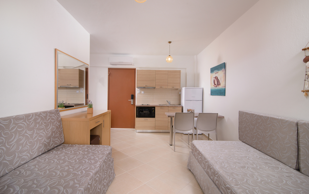 Apanemia Apartments by Flegra