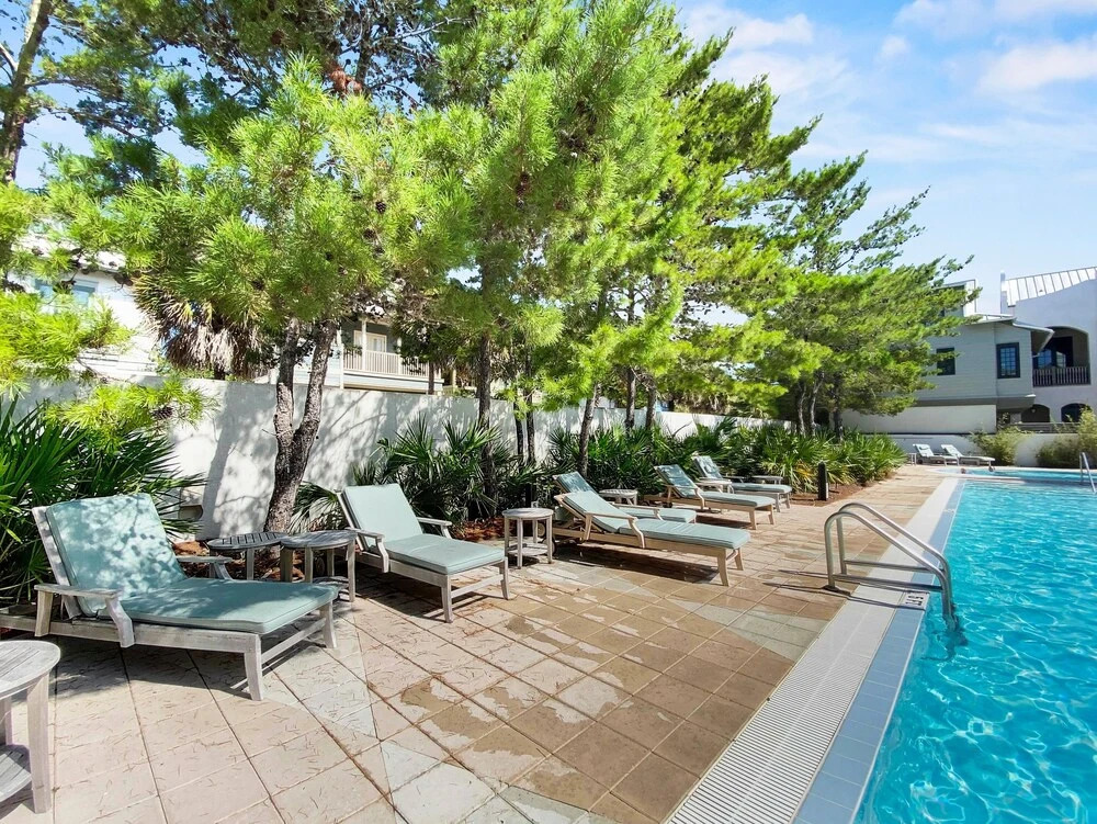 The At Rosemary Carriage House 1 Bedroom Villa by Redawning
