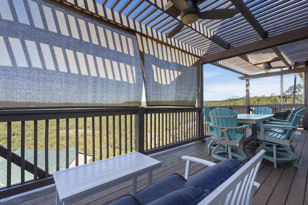 Luxury Penthouse Near Silver Dollar City