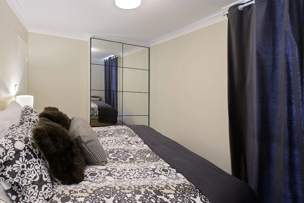 Avalanche 6 - Sophisticated style & modern comfort with a central loca
