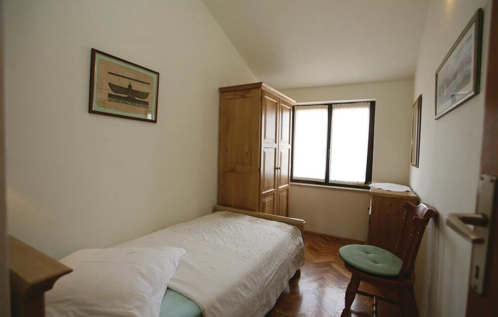 Beautiful Apartment in Umag With 3 Bedrooms and Wifi