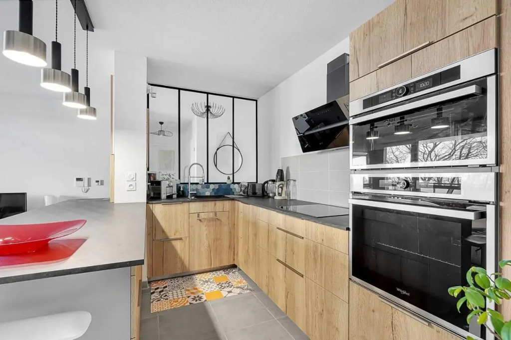 Beautiful And Spacious Apt at 19 Min From Downtown