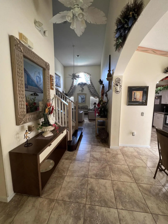 Luxury Lakeside Pool & Spa Home close to Disney, Kissimmee, US