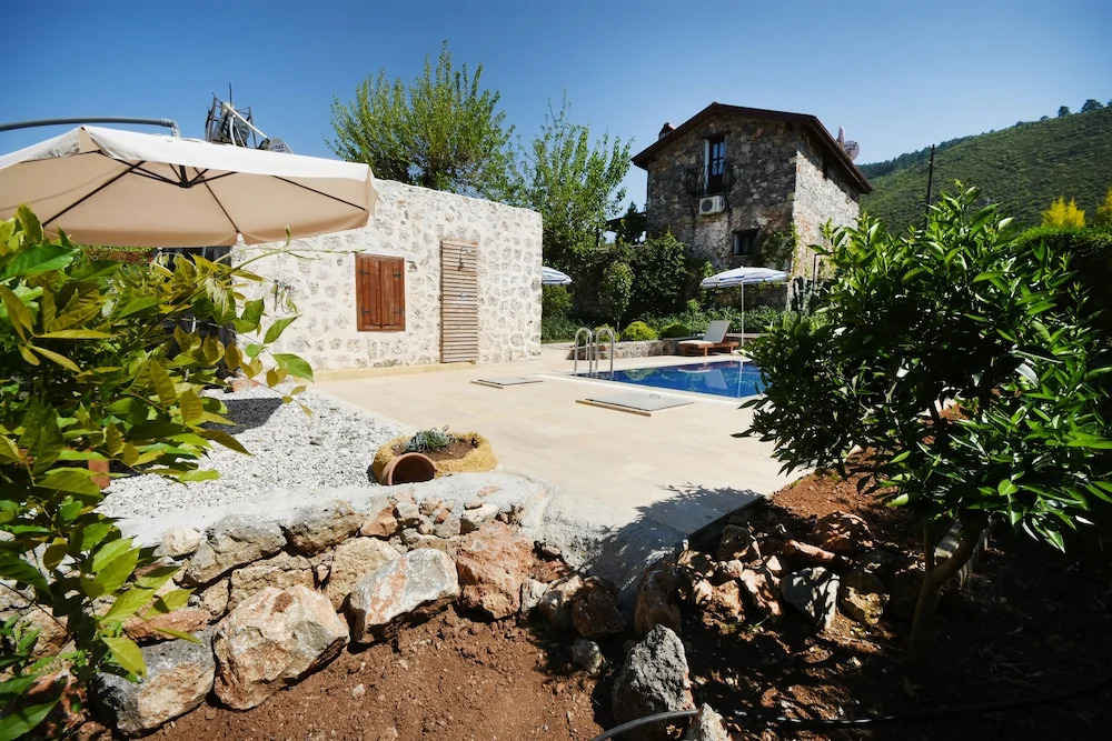 Villa Karya by Helaltatilvillalari