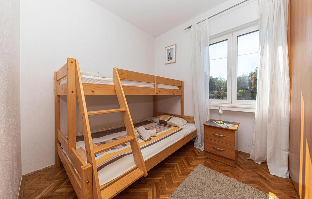 Beautiful Apartment in Okrug Donji With 4 Bedrooms, Wifi and Outdoor Swimming Pool