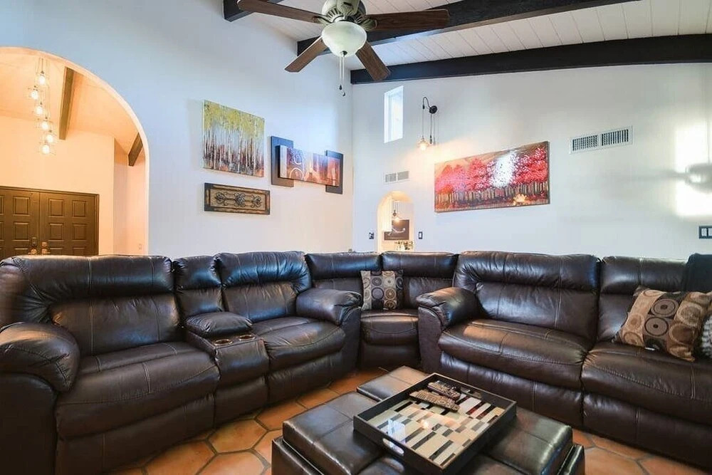 Tidy & Spotless Huge Paradise House - Private Pool & BBQ