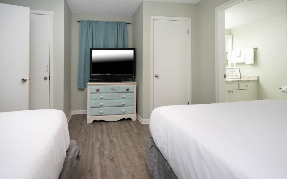 Phoenix V 610 2 Bedroom Condo