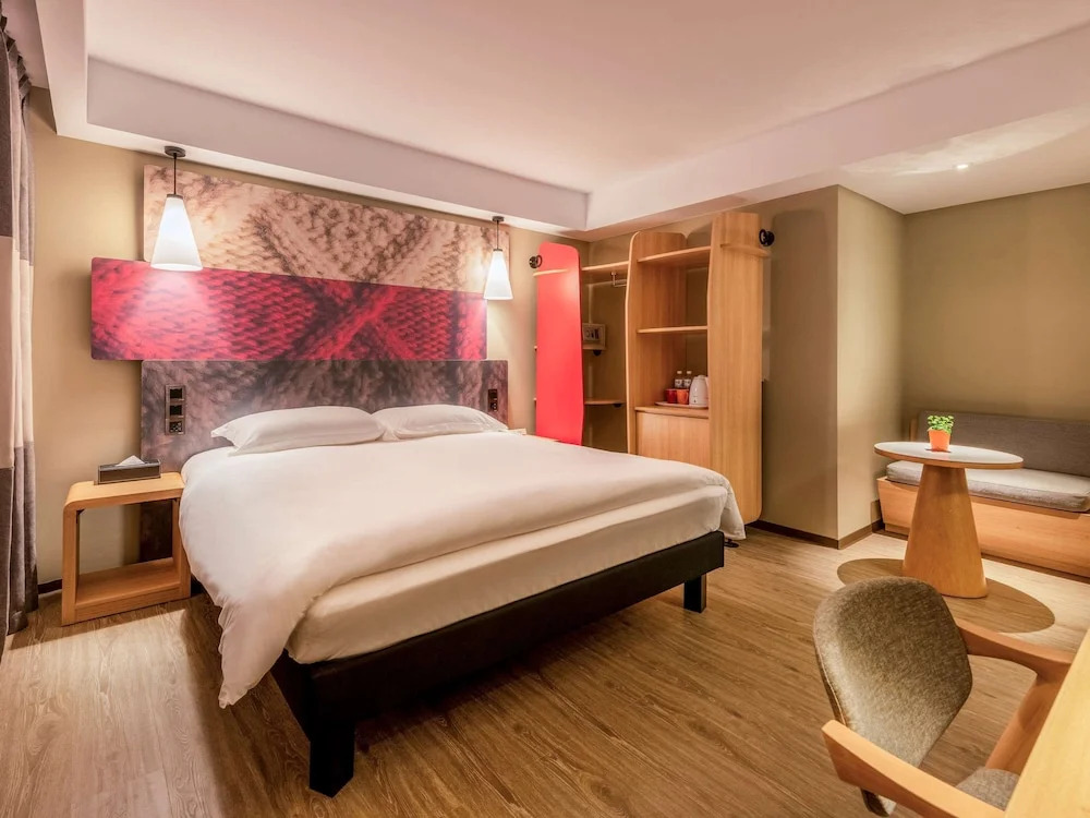 ibis Taipei Jianguo North Road Hotel
