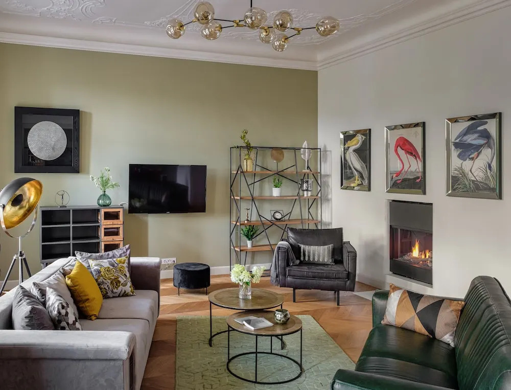 MN6 Luxury Suites by Adrez