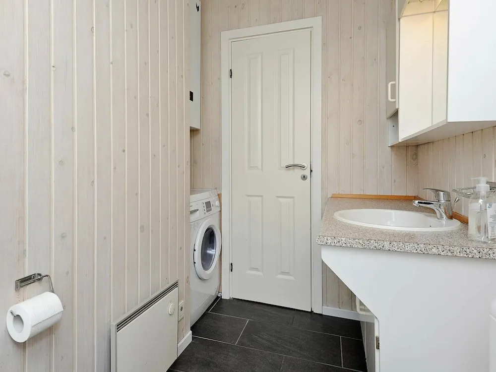 Modern Holiday Home in Fanø With Private Whirlpool