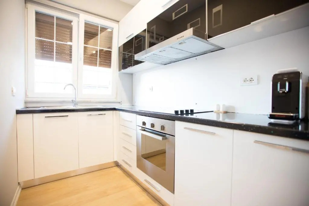 4 BR apartment & BBQ veranda
