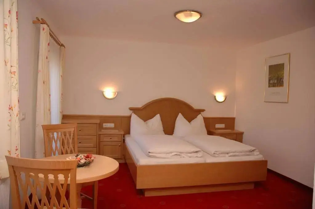 Hotel-Garni Almhof