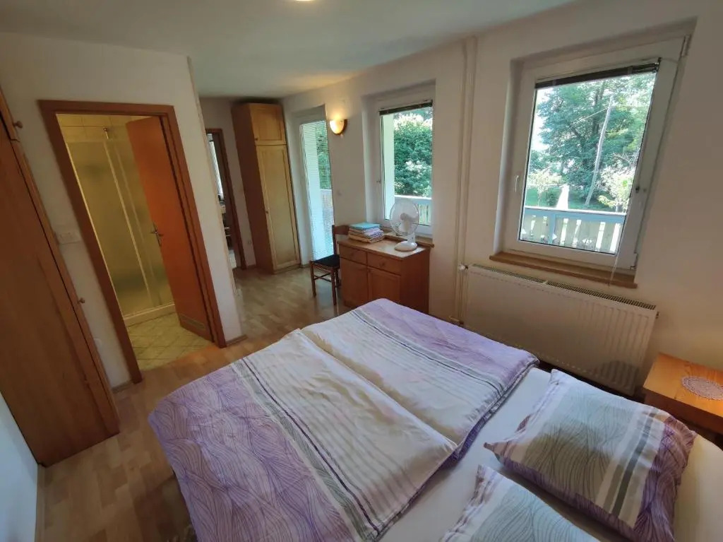 Lake House Sebanc
