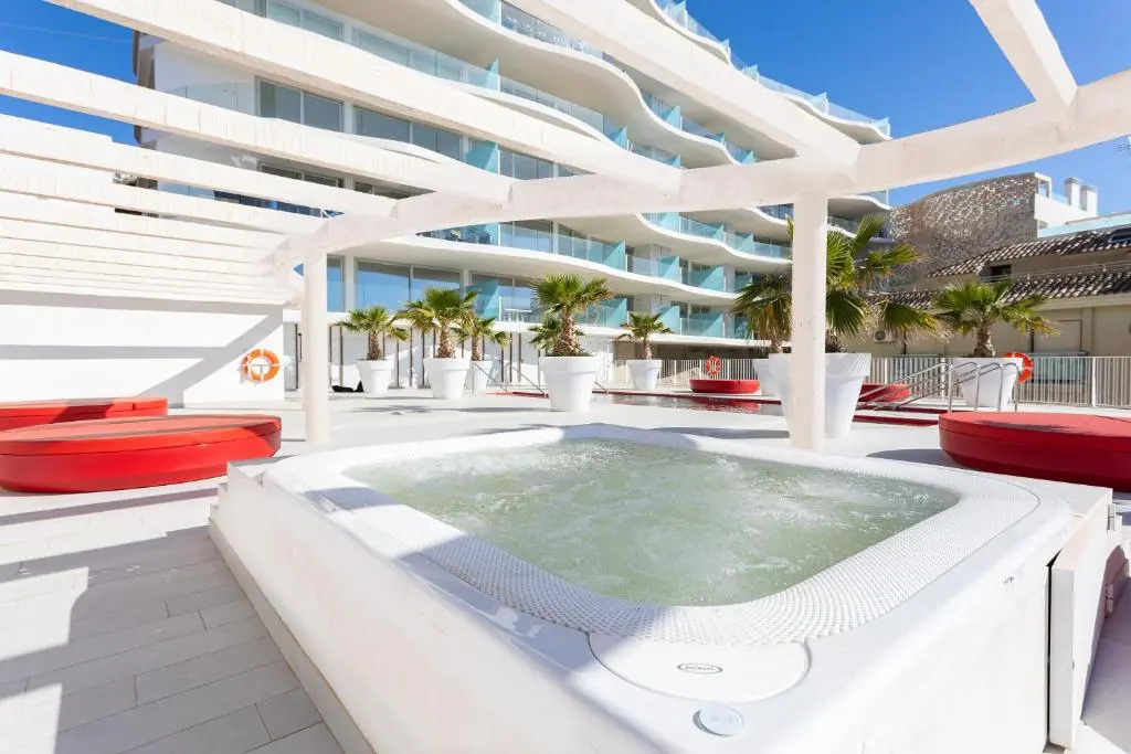 Ensuite The Wave II with Pool and free parking