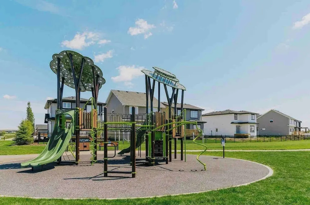 New Townhouse in Red Deer -family Retreat