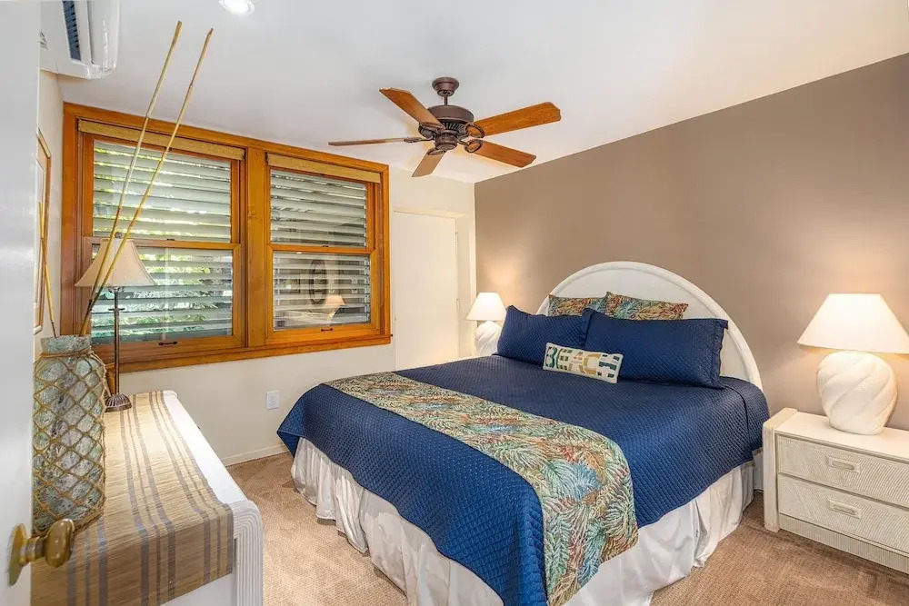 Hale Hui Kai 202 - Keawakapu Beach, Garden Views, Steps to the Beach, Split AC!