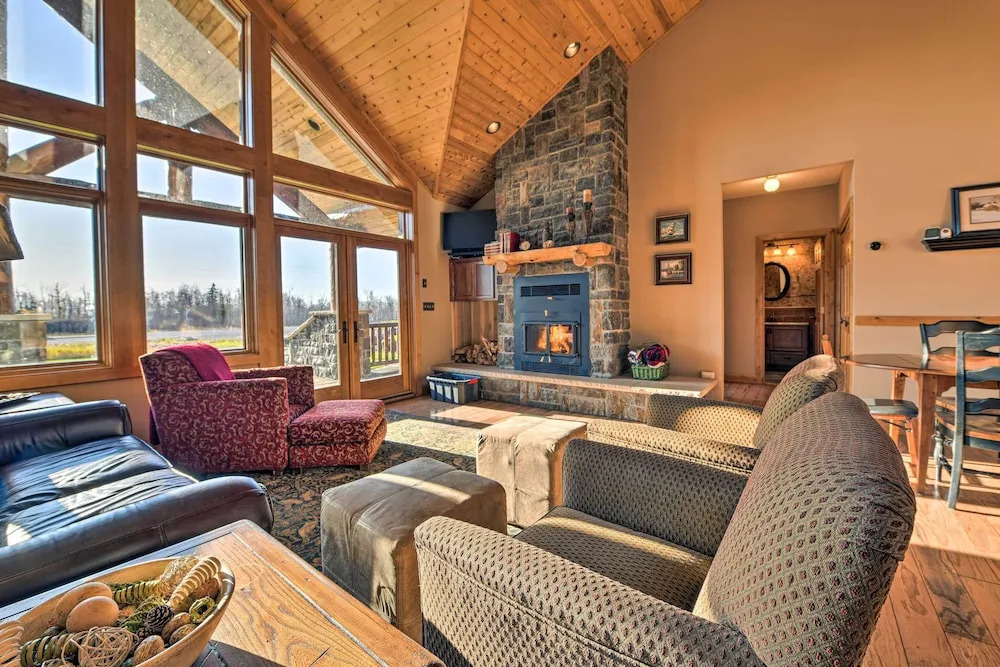 North Shore Cabin w/ Fire Pit By Gooseberry Falls!