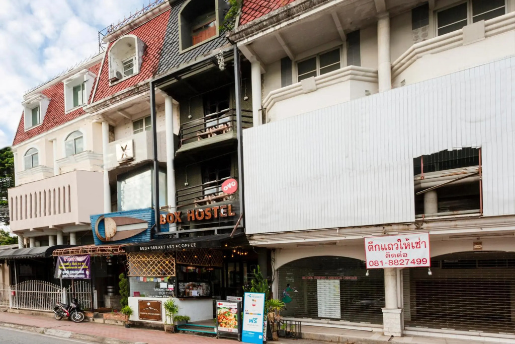 Box Hostel N Cafe