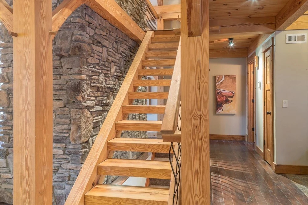 Big Sky - Little Plume Lodge