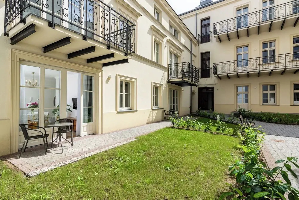 Atrium - Old Town Luxury Apartments - by Upstairs