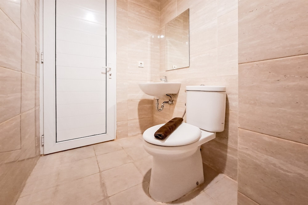 White Tone 2Br At Springwood Residence Tangerang