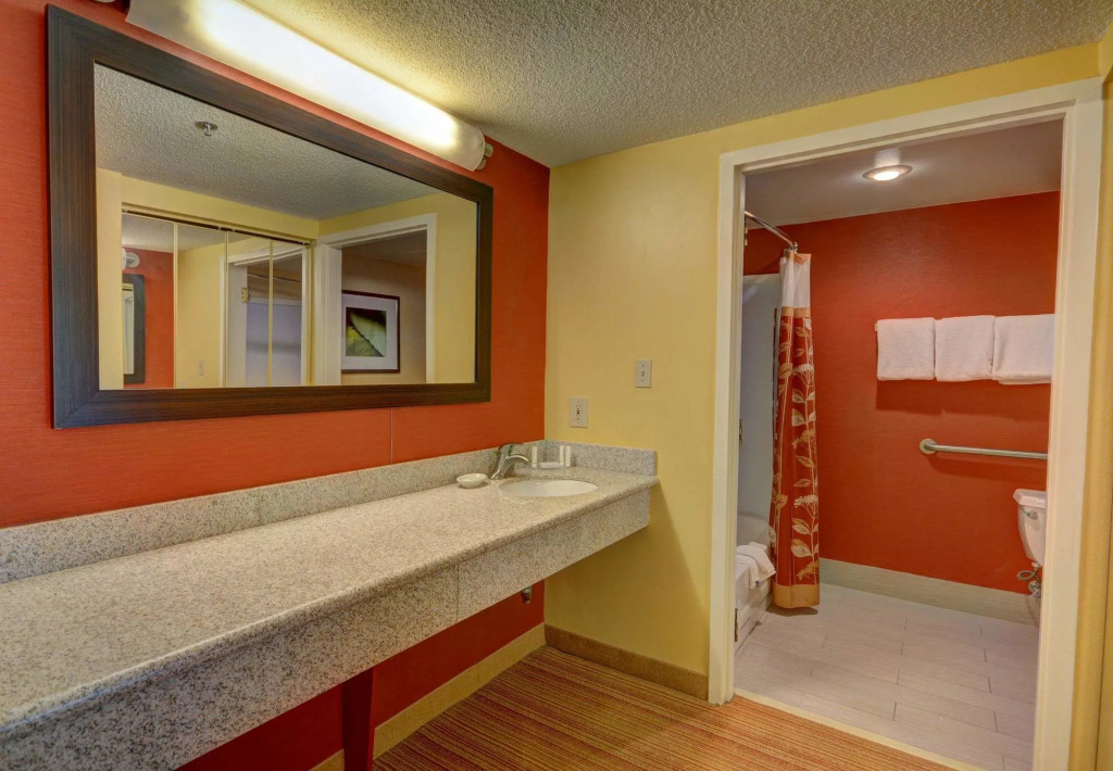 Courtyard by Marriott Lafayette Airport