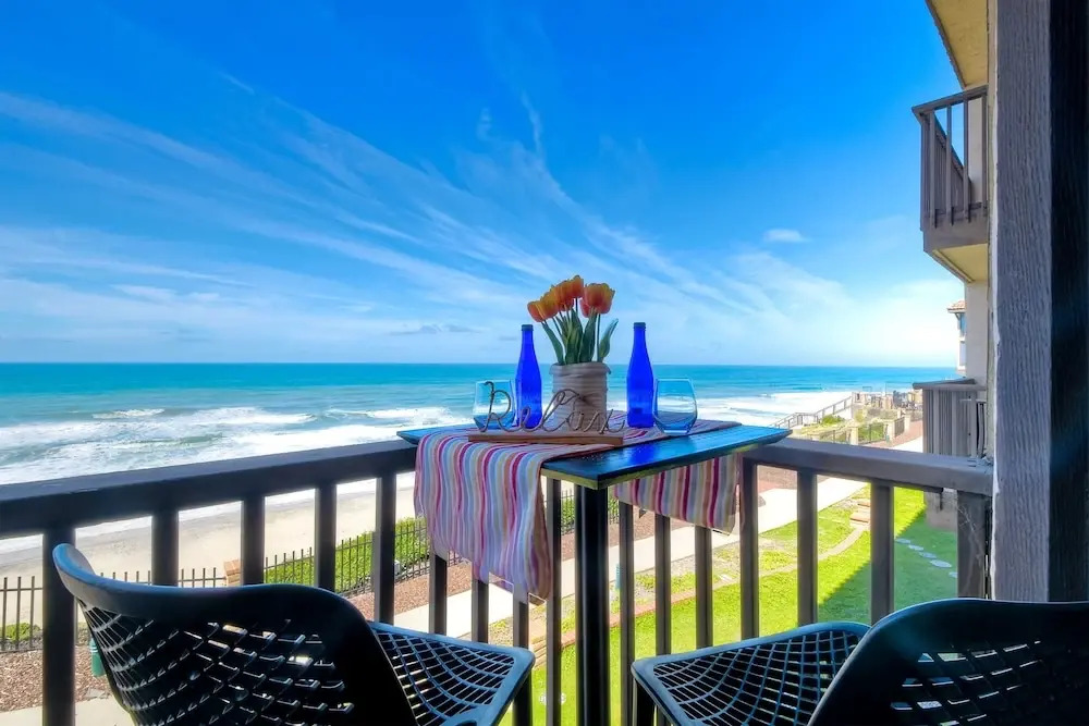 Solana Sunset Stunning Beachside Retreat for 4!
