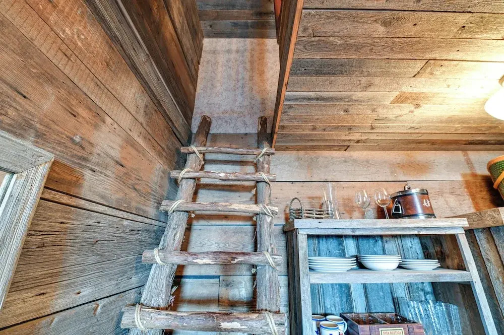 Western-themed Decatur Studio on Main Street!
