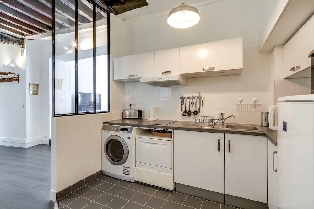 Louvre - Saint Honore Area Apartment