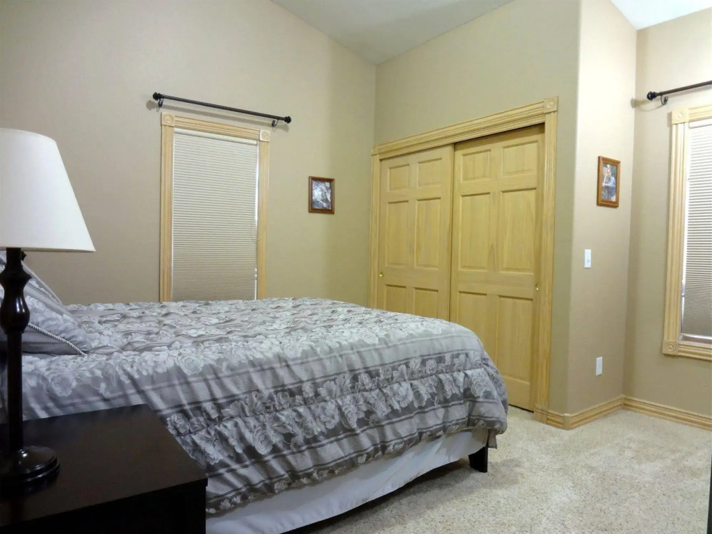 Lakepoint Court