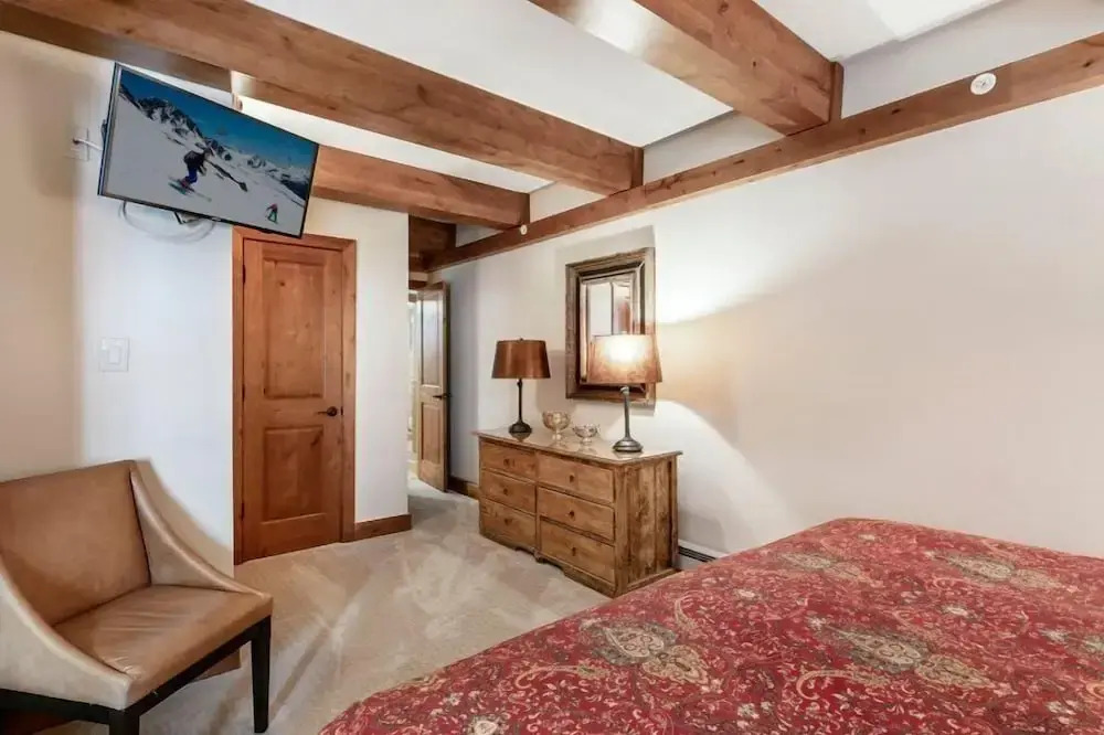 1 Bedroom Antlers Vacation Rental With Incredible Slopeside Views And Just A Short Walk To Gondola And Lionshead Village