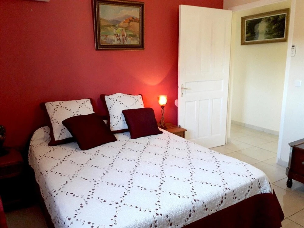 House With 2 Bedrooms in Saint François, With Enclosed Garden and Wifi