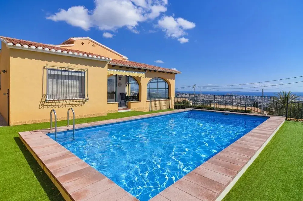 Villa - 4 Bedrooms with Pool, WiFi and Sea views - 104975