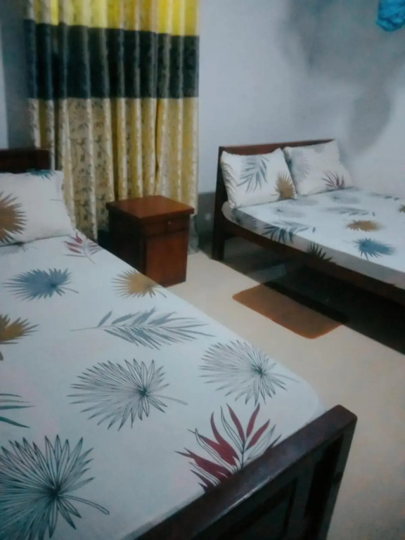 Chathuni Holiday Home