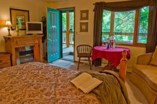 Pearson's Pond Luxury Inn & Spa