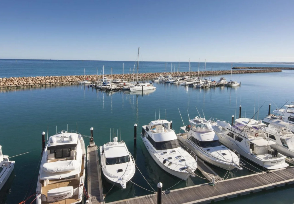 Mantra Geraldton