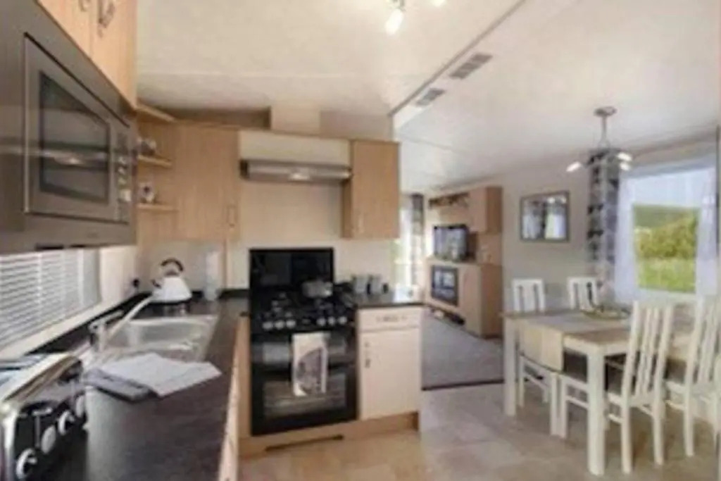 3 Bedrooms Loch Views Heated Pool Close To Beaches