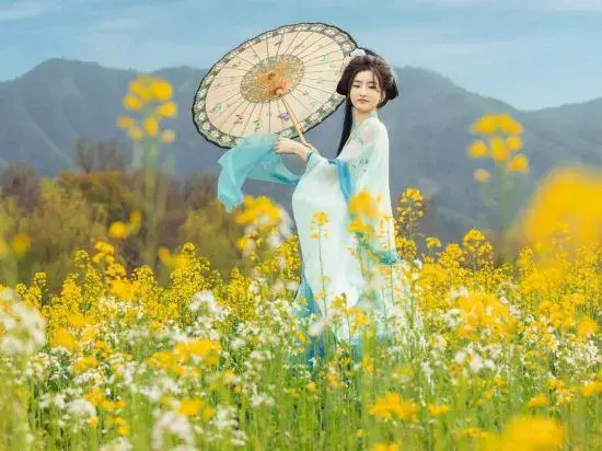 Hongcun Mushanbo · Yuli 19 She · Hanfu Experience · Lake View Courtyard Coffee · View Holiday Home