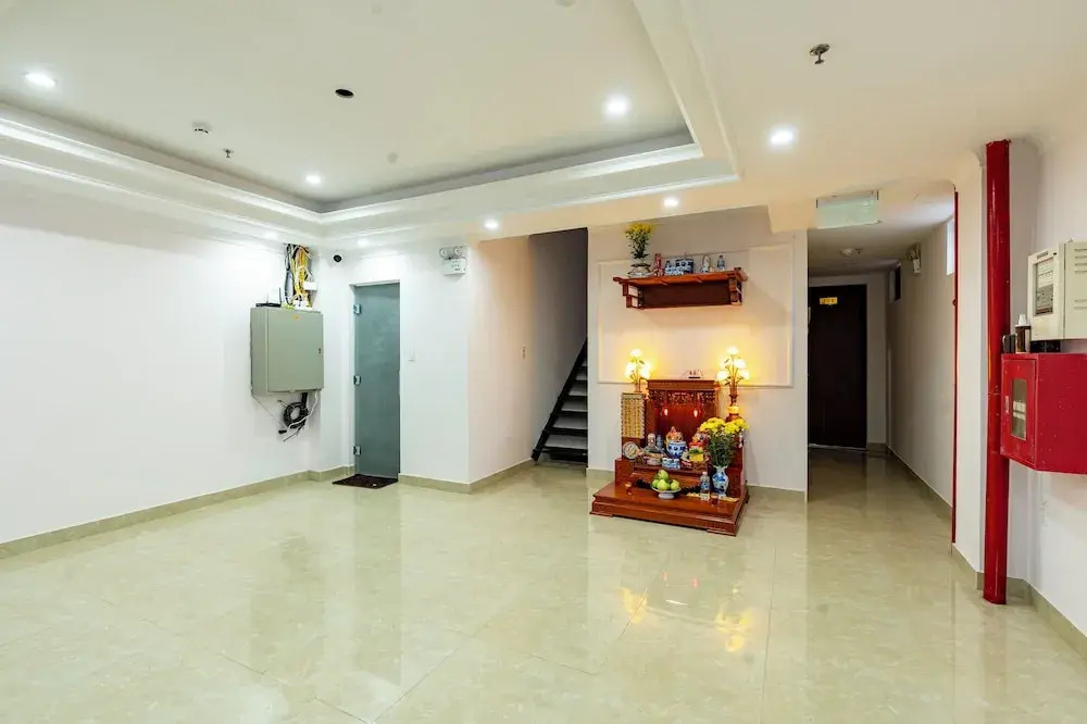 Light Hotel Ha Noi - Near AEON Mall Long Bien