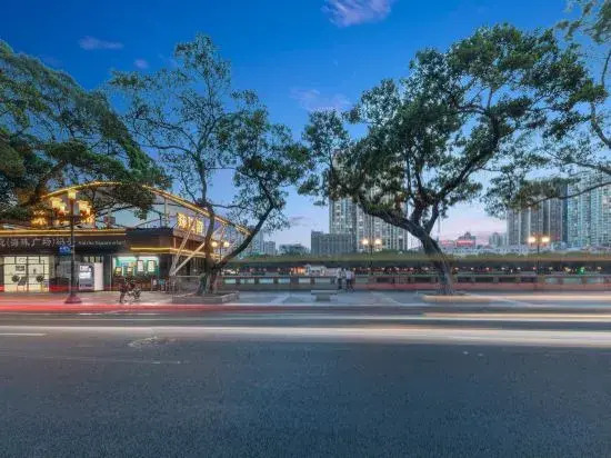 Yimi Apartment (Guangzhou 13 Hangyi De Road Subway Station)