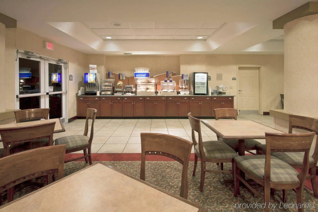 Holiday Inn Express & Suites Orlando International Airport by IHG