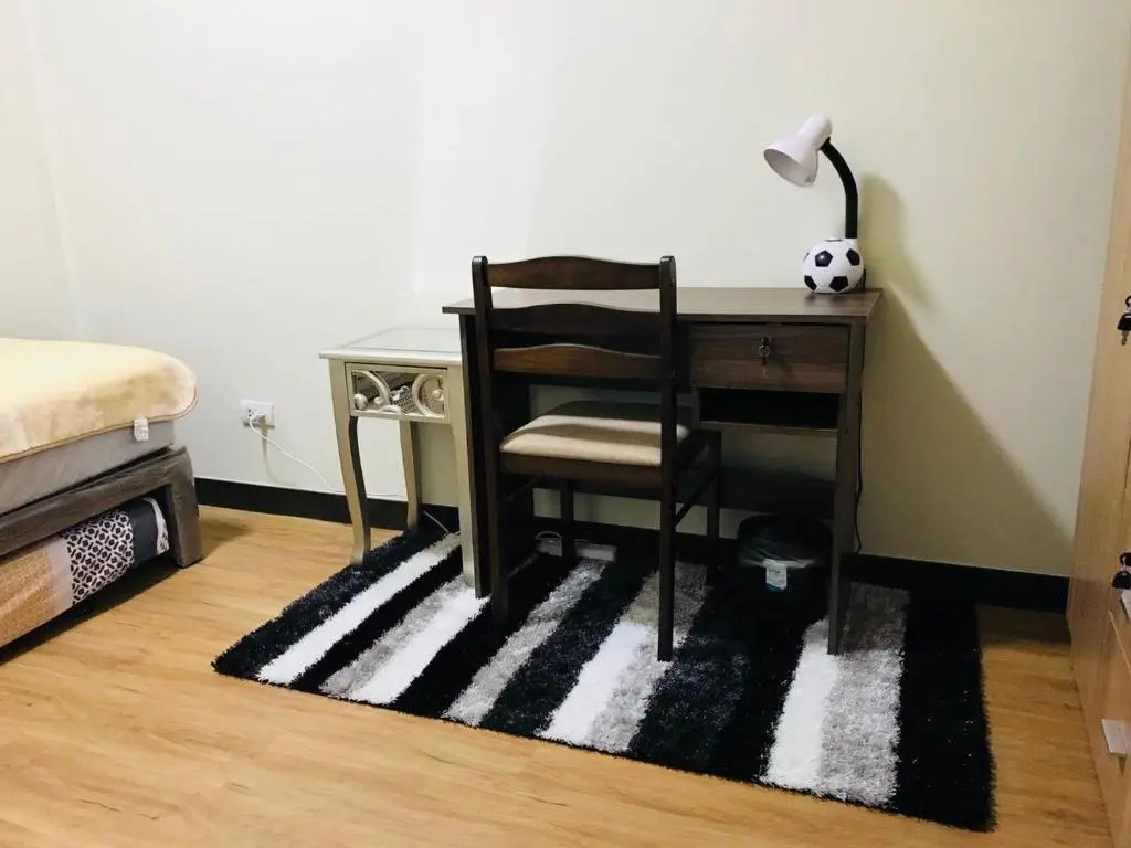 MaRoy Suites at Asteria Residences (Near NAIA with free Parking+Fiber Internet)