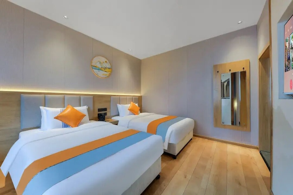 Fengyin Tianjiao Courtyard Hotel