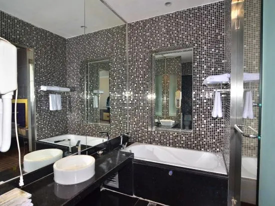 Xi La Mu Lun Hotel