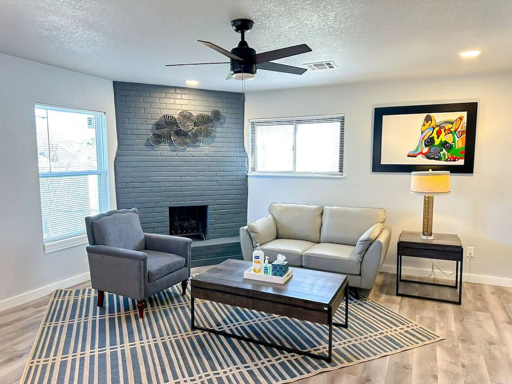 Vintage Gem in Prime Location Cozy 1BR Oasis