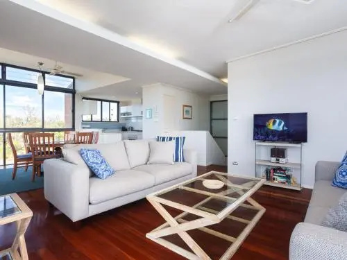 Beach View At One Mile', 8/26 One Mile Close - infinity complex pool & WIFI