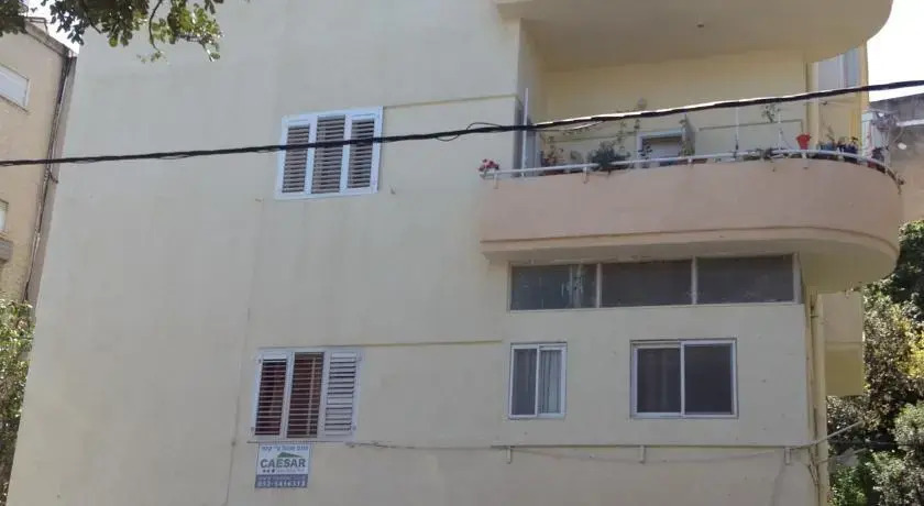 Guys Apartments