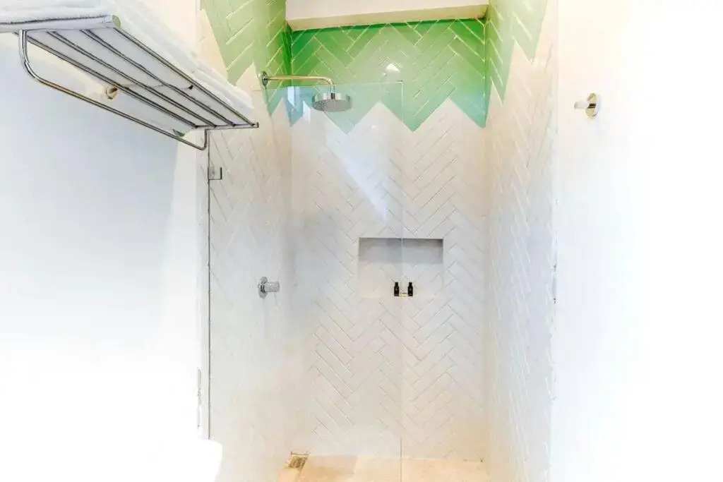 105 Amena Charming 1BR 5 min to the Beach 20MB WIFI