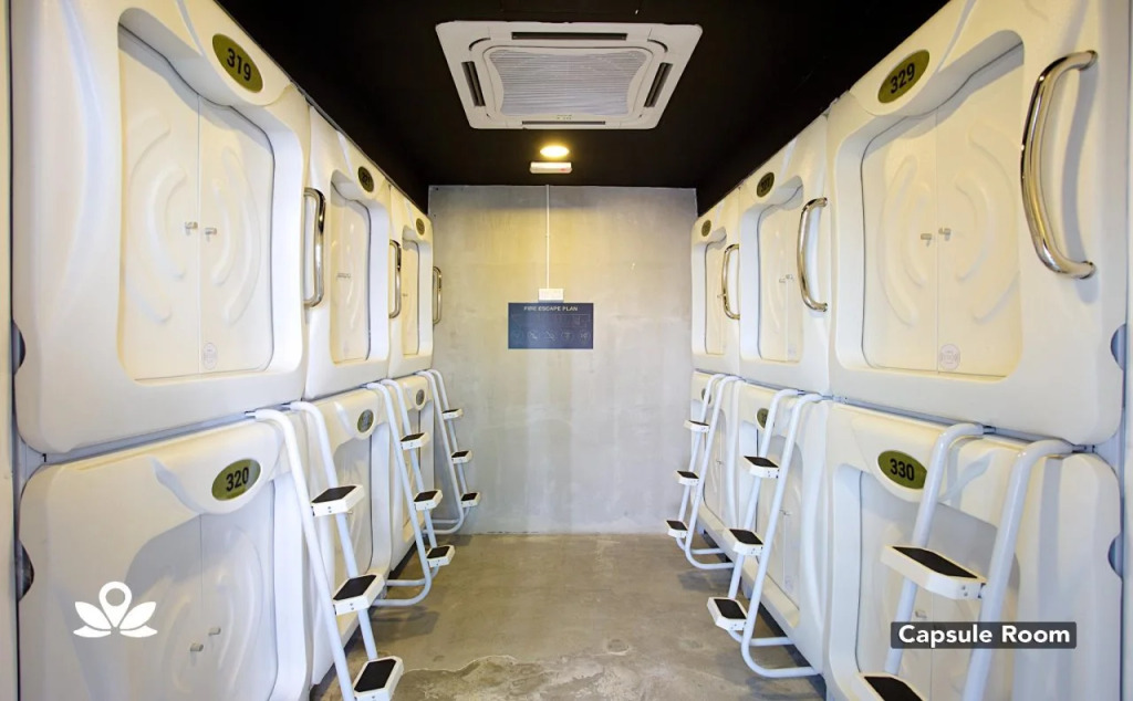 Capsule Town Hotel